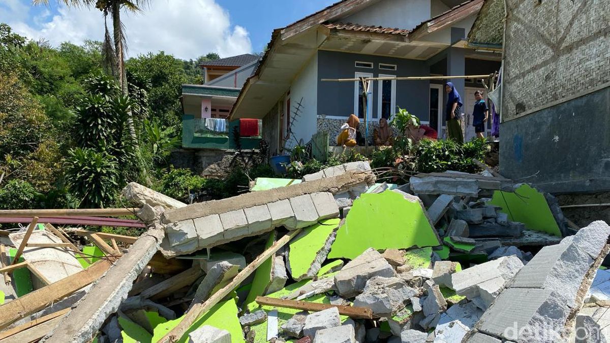 Ahli Ungkap Penyebab Pergerakan Tanah di Sukabumi